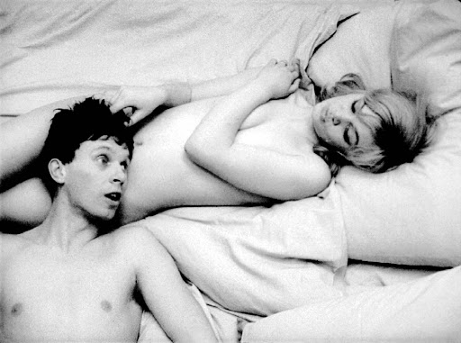 Lásky jedné plavovlásky-okénko z filmu